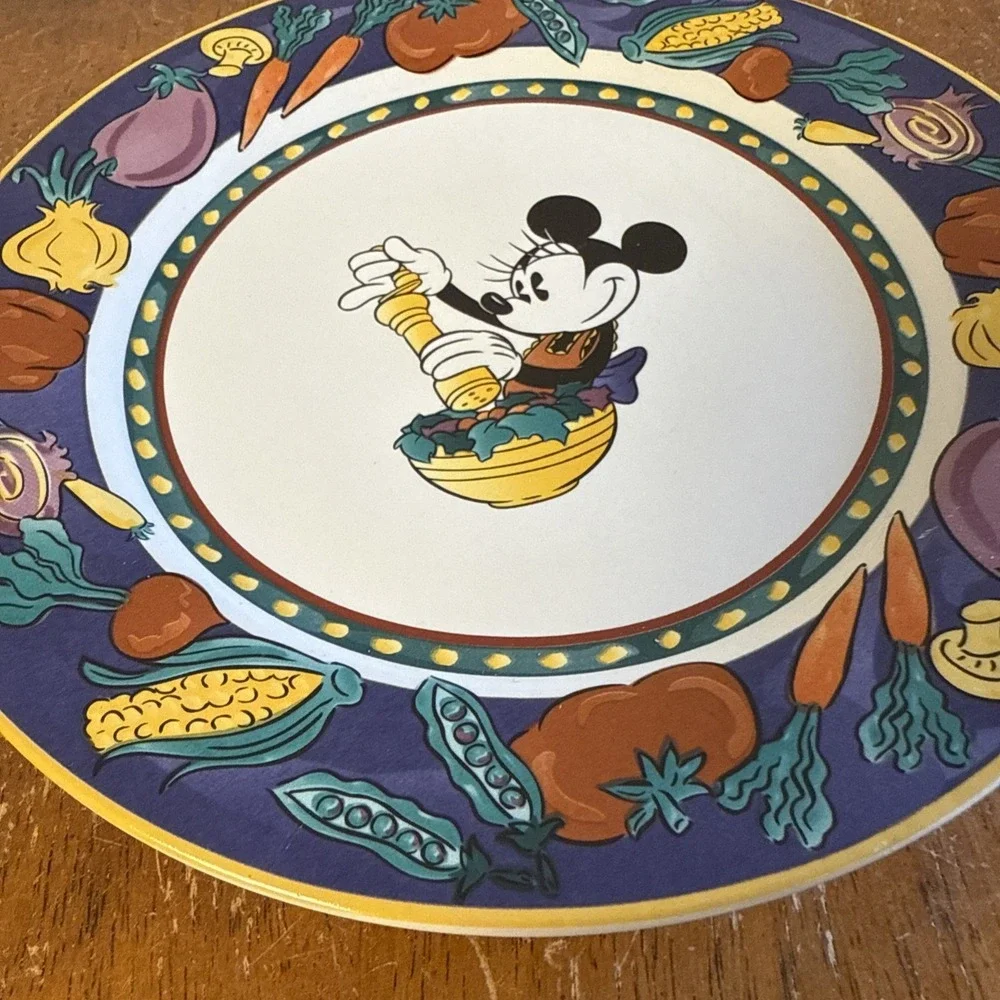 Disney Minnie Mickey Vegetable Veggie Trim Stoneware Salad Plate 8